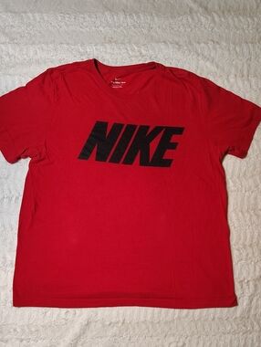 Nike Men's Red Logo Crew Neck T-Shirt